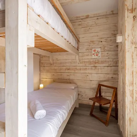 Hostel Alberg Taull *
