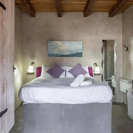 Hostel Alberg Taull *