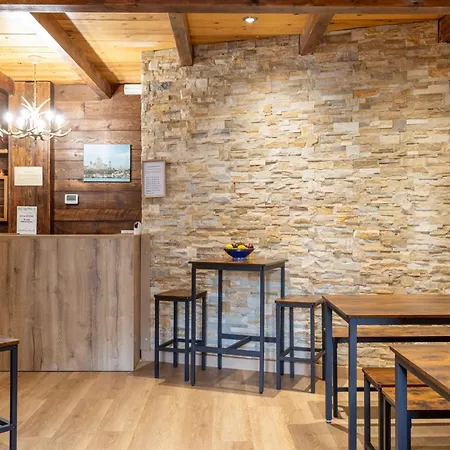 Hostel Alberg Taull