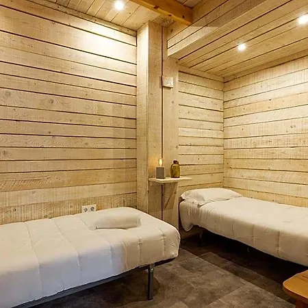 Alberg Taull Hostel *